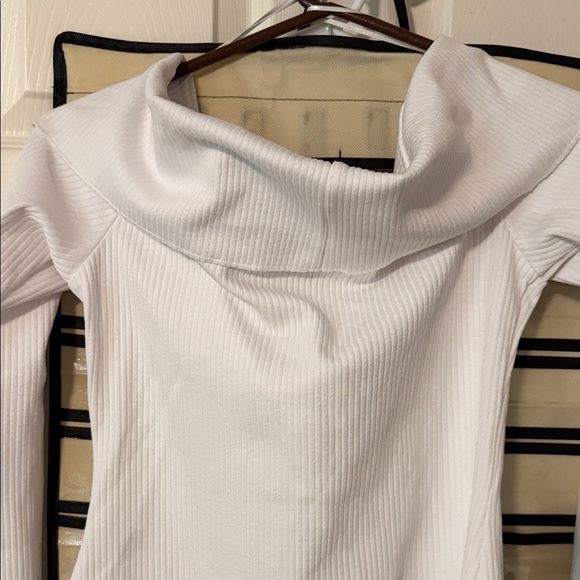 Zara White Ribbed Blouse with Zipper - Picture 6 of 7
